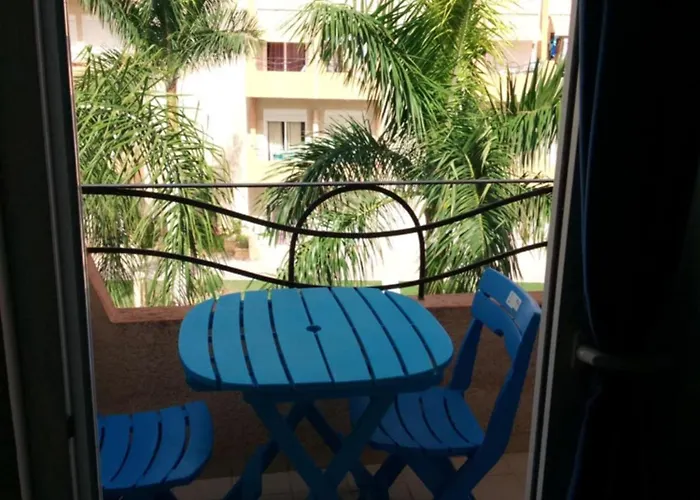 Cosi Studio Vue Piscine Au Bord De La Mer A Chott Meriem Et Dans Un Emplacement Privilegie