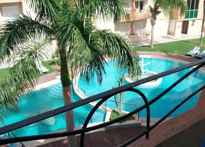 Cosi Studio Vue Piscine Au Bord De La Mer A Chott Meriem Et Dans Un Emplacement Privilegie